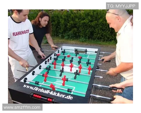 球星神技与迷你足球的完美融合：从缩小版足球赛场到全球竞技新潮流